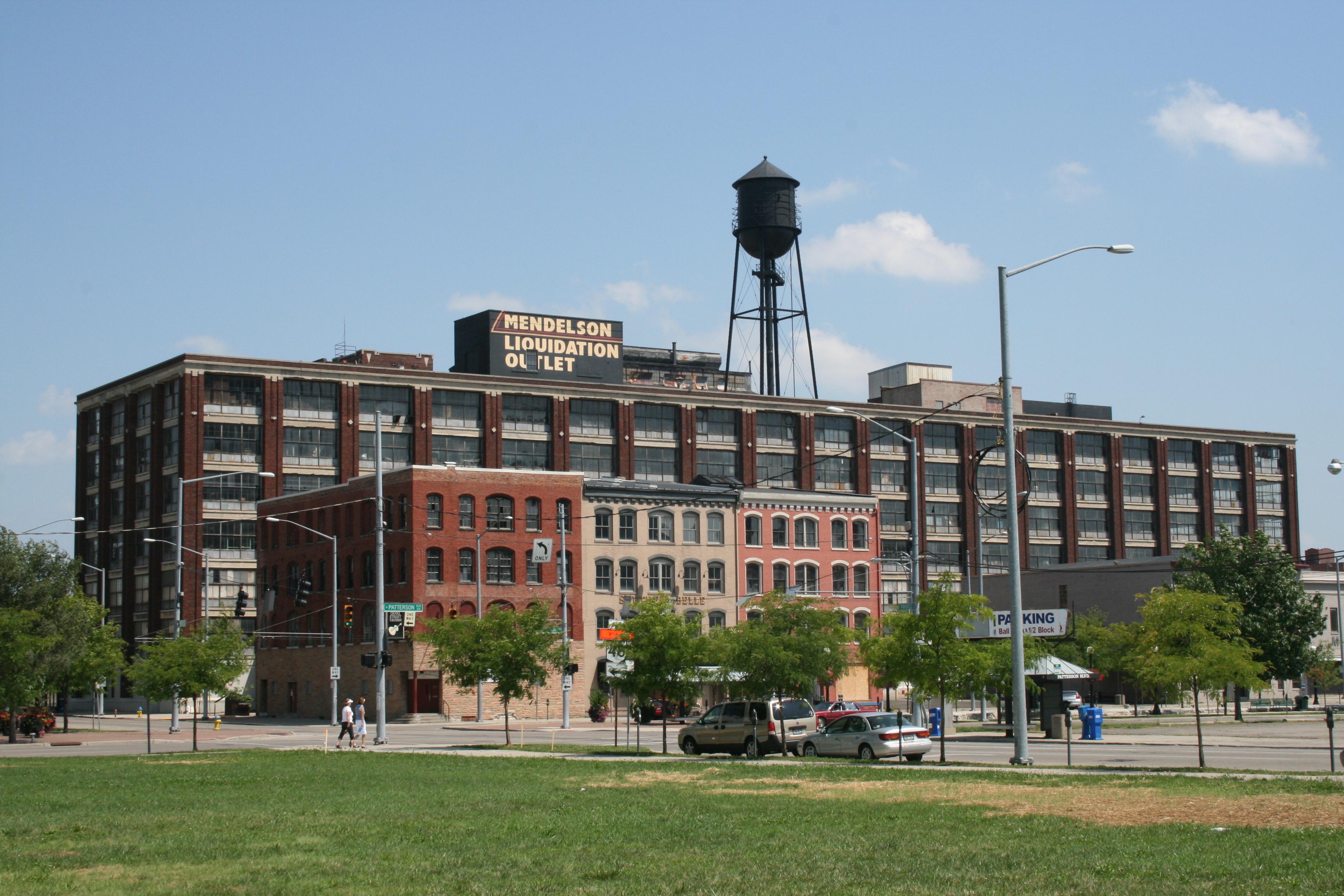 Mendelson Liquidation Building