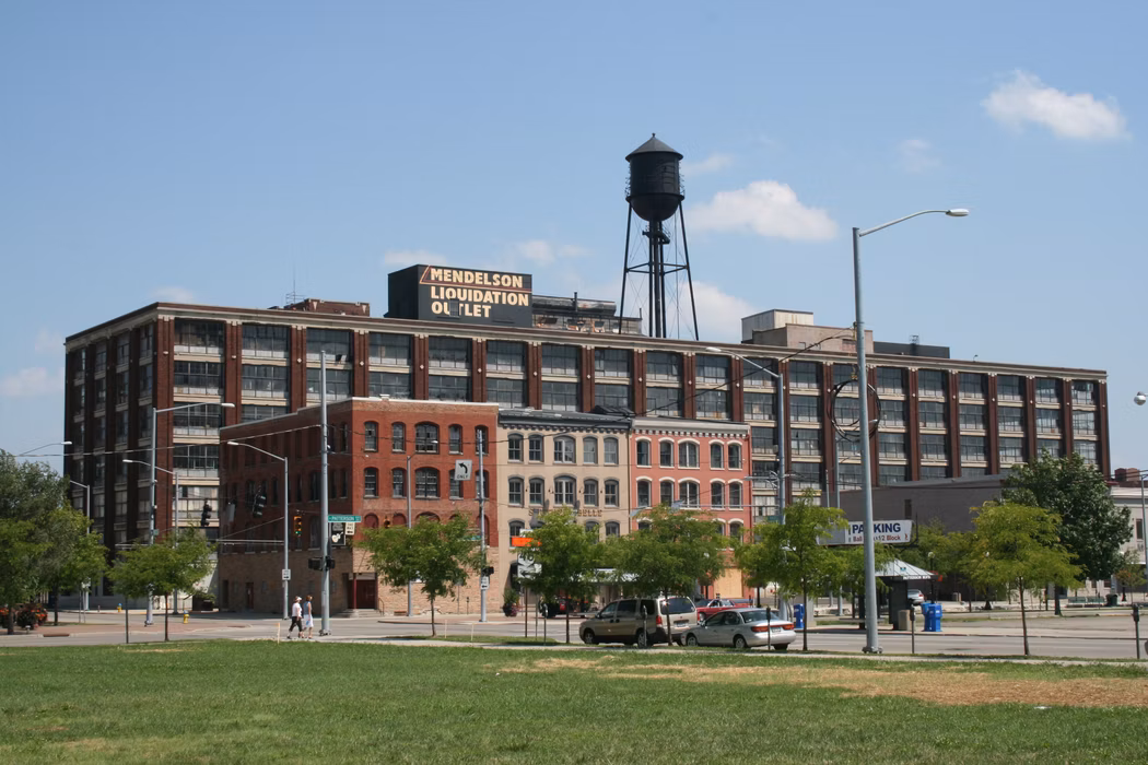 Mendelson Liquidation Building