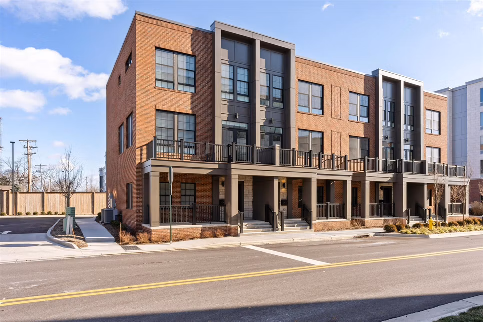 2484 Westmont Boulevard